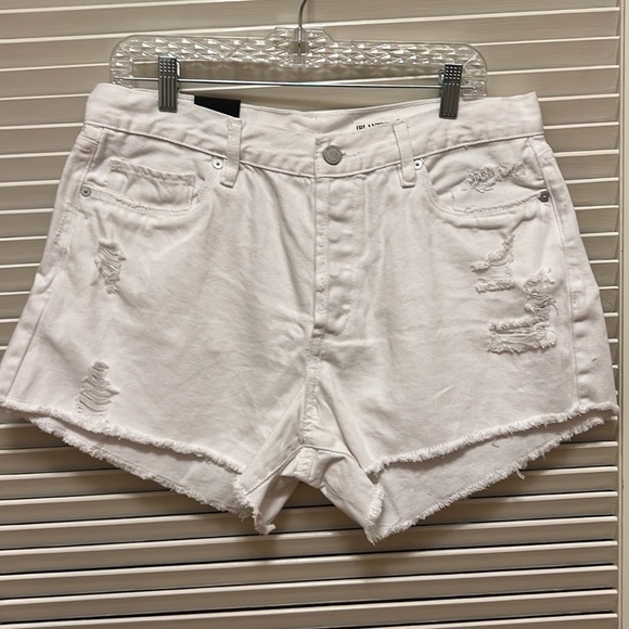 21. Blank NYC Hi Rise Rigid Distressed Shorts in White, Size 31 - Picture 5 of 16